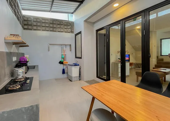 Villa Damara Hijau 2br Kuta Bali Near By Travelio